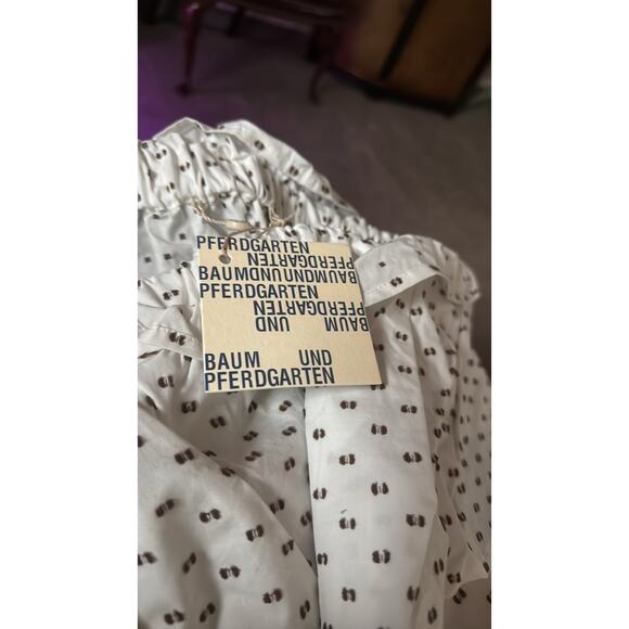 Baum und Pferdgarten white ruffled blouse white size 10 - Picture 6 of 6